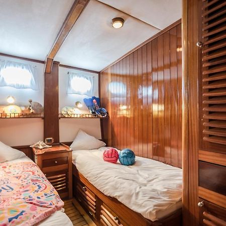 Spacious Yacht Hotel Barcelona City Center 5 Cabins Eksteriør bilde
