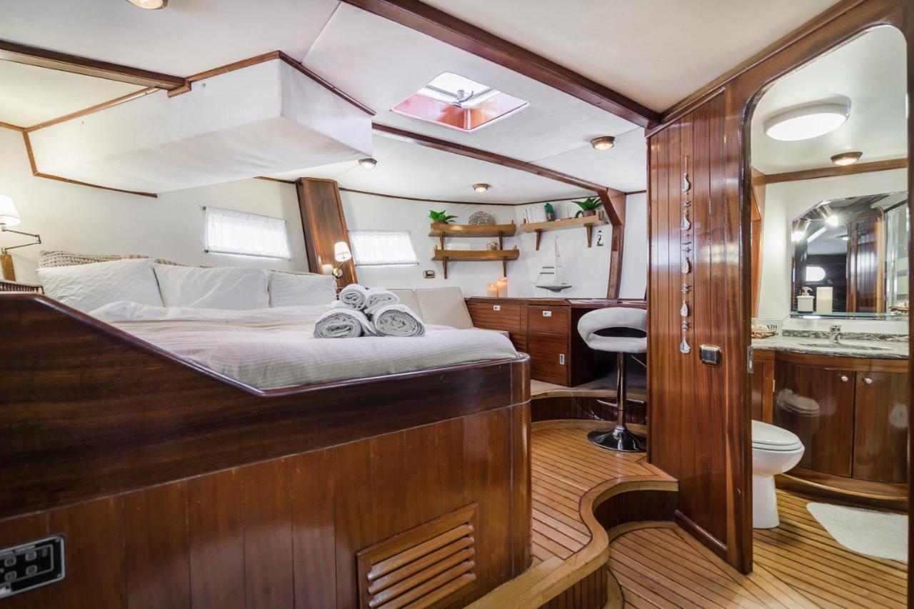Spacious Yacht Hotel Barcelona City Center 5 Cabins Eksteriør bilde
