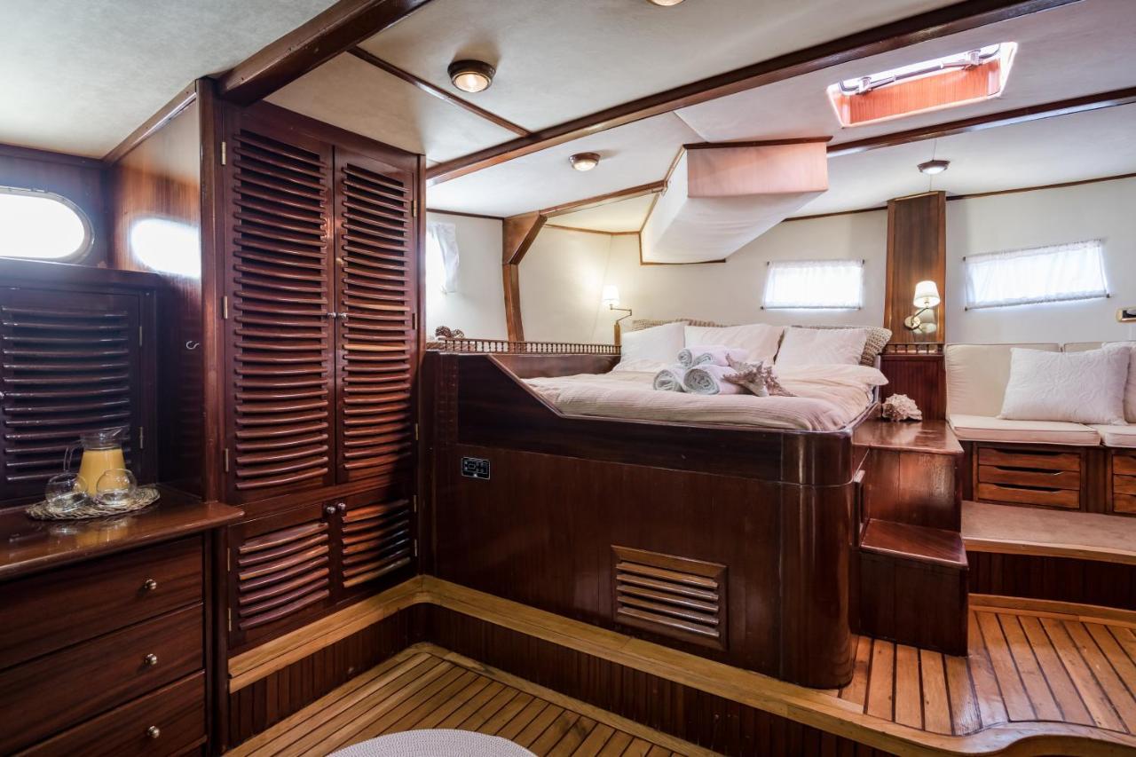 Spacious Yacht Hotel Barcelona City Center 5 Cabins Eksteriør bilde